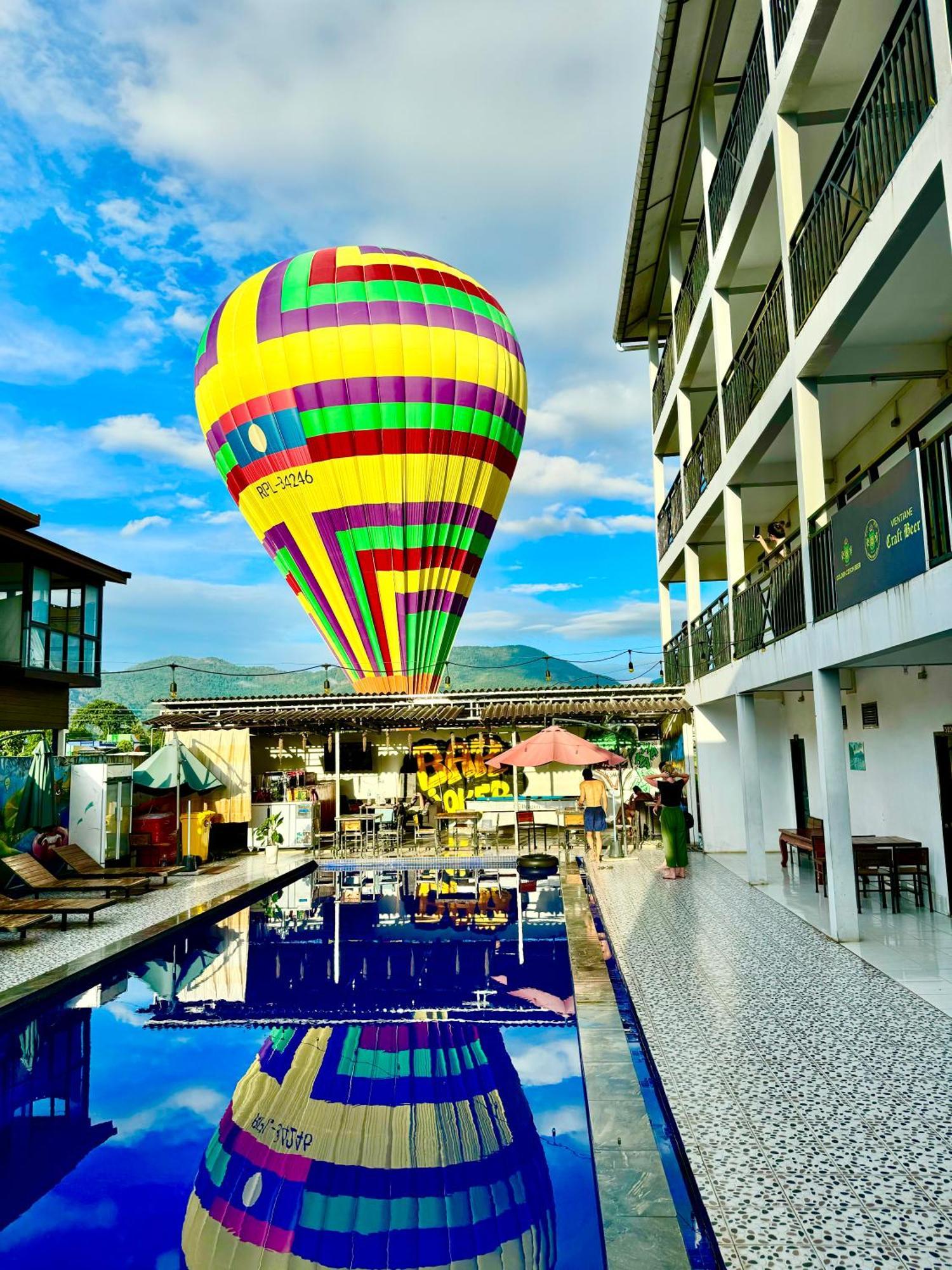 Vang Vieng Backpackers Hostel 외부 사진