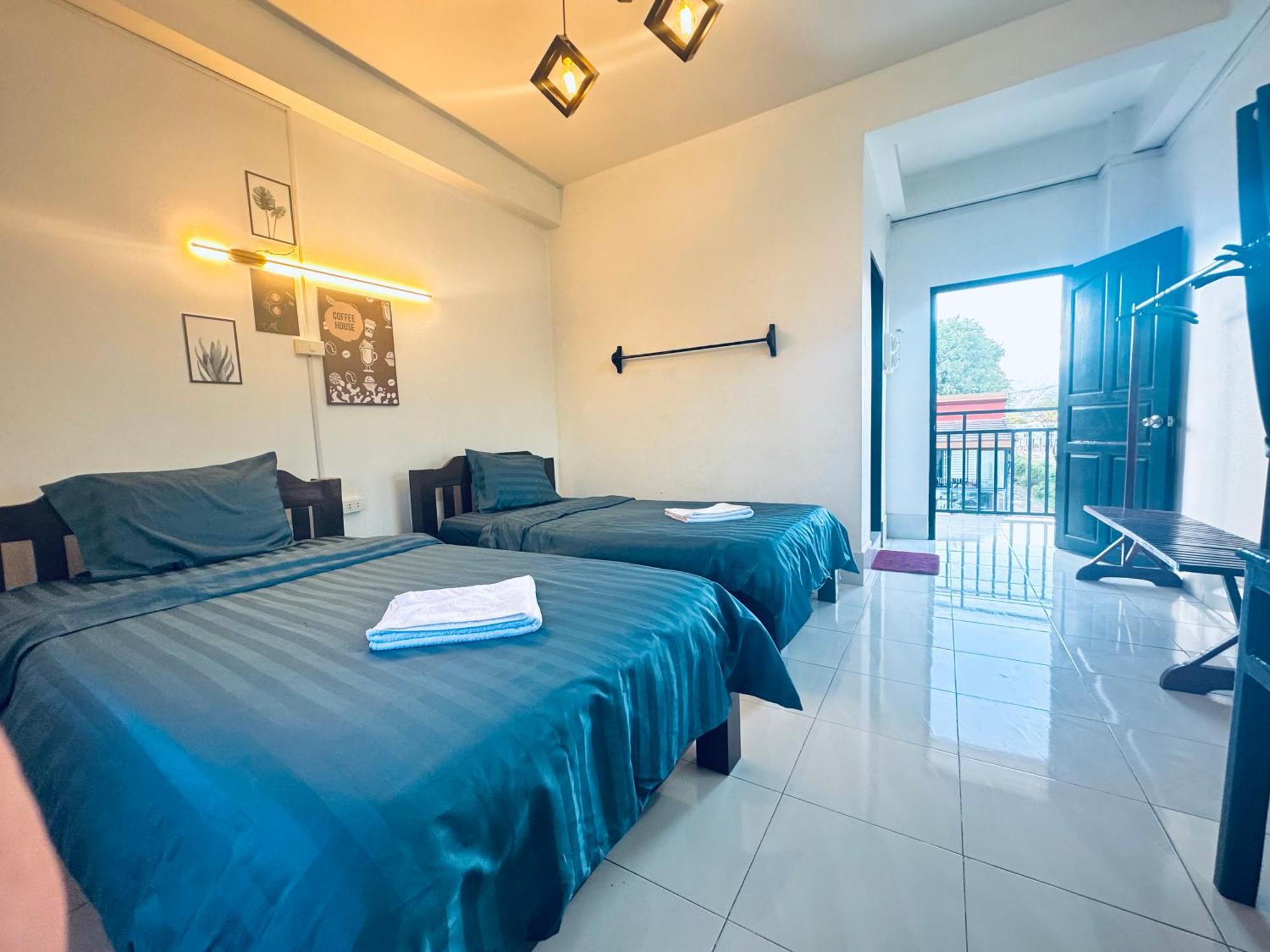 Vang Vieng Backpackers Hostel 외부 사진