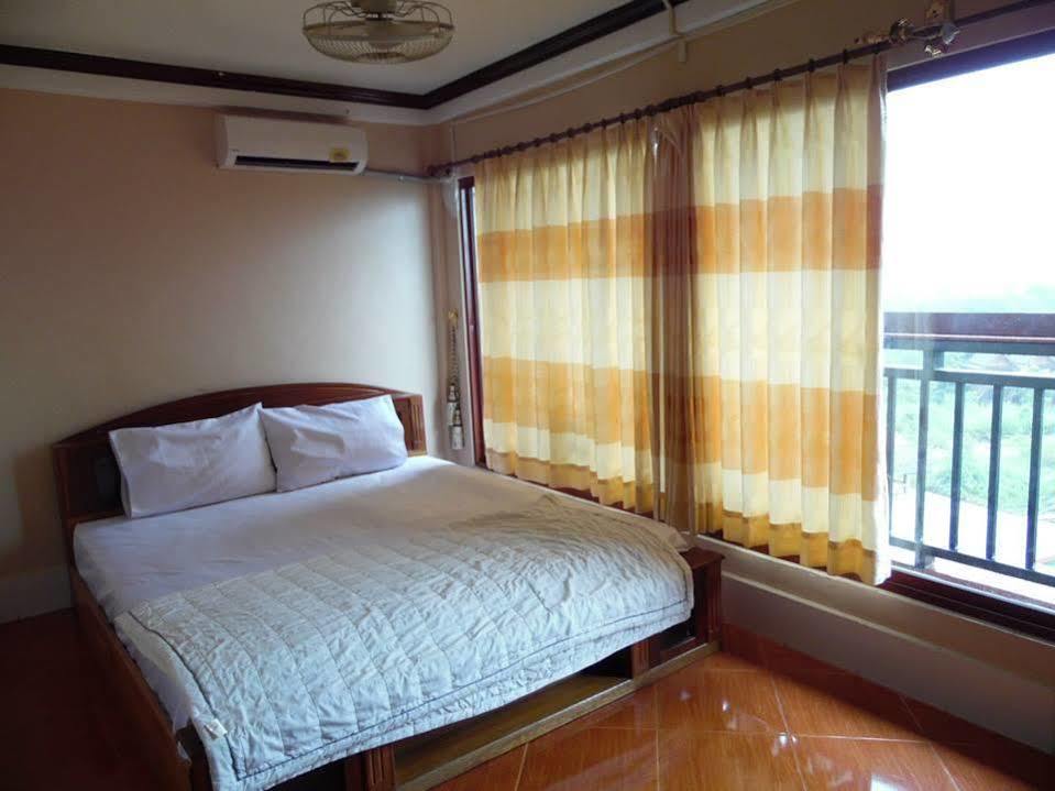 Vang Vieng Backpackers Hostel 외부 사진